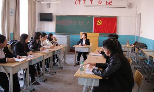外国语学院学生党员热议十九大1